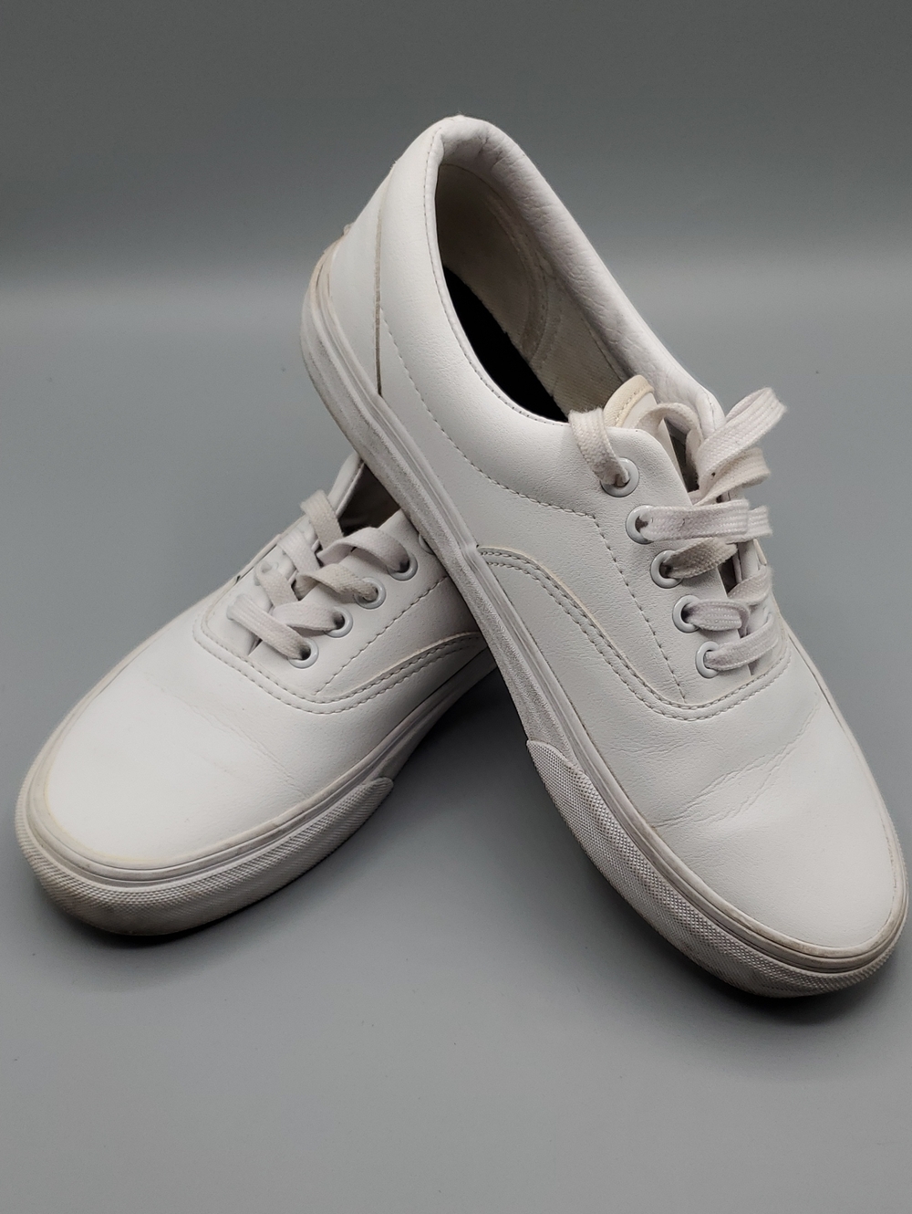 Vans Womens 9 White Low-Top Lace Sneakers